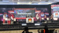 Paslon 01 Hendy-Gus Firjaun saat pemaparan Visi Misi dalam Debat Pilkada Kedua. (Seru.co.id/amb) - Debat Pilkada Jember Kedua, Hendy-Gus Firjaun Siap Jalankan Amanah untuk Peduli HAM