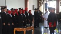 Masrukin Lantik 33 Pengawas Sekolah dan Serahkan SK Mutasi untuk 45 Kepala Sekolah di Pamekasan
