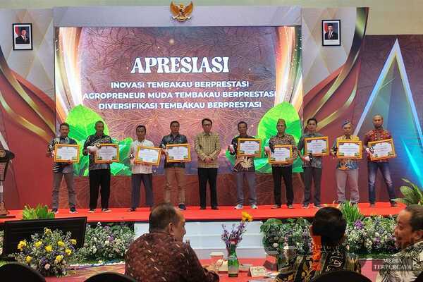 Pj Gubernur Jatim Apresiasi Petani Tembakau Kopi Kakao, Atas Kontribusi DBHCHT