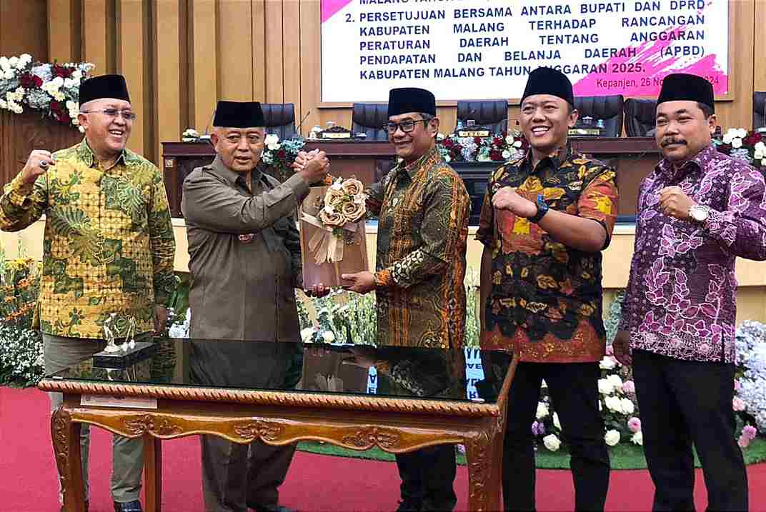 Pemkab dan DPRD Kabupaten Malang Rapat Paripurna Kesepakatan Perda dan Persetujuan APBD