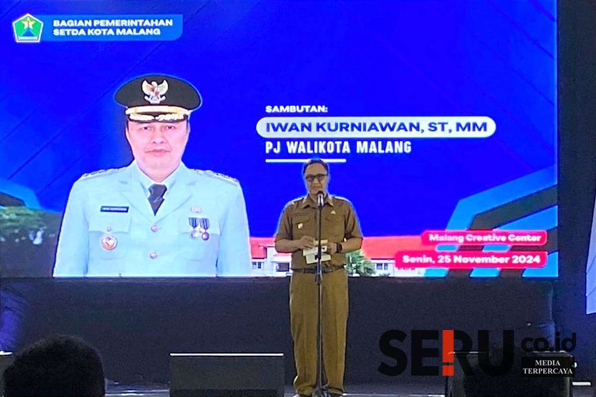 Pj Wali Kota Malang Ajak Ketua RW Sukseskan Pilkada Serentak 1 Penjabat (Pj) Wali Kota Malang, Iwan Kurniawan, memberikan sambutan. (ws12) - Pj Wali Kota Malang Ajak Ketua RW Sukseskan Pilkada Serentak