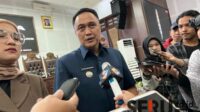 Penjabat (Pj.) Wali Kota Malang, Iwan Kurniawan, menjawab pertanyaan awak media. (ws12) - Pj Wali Kota Malang Siapkan Tambahan Anggaran untuk Porprov 2025