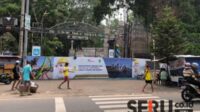 Pintu masuk Taman Wisata Air Wendit yang tengah direnovasi. (Seru.co.id/wul) - Target Soft launching di Momen Nataru, Progres Renovasi Wisata Air Wendit Capai 60 Persen