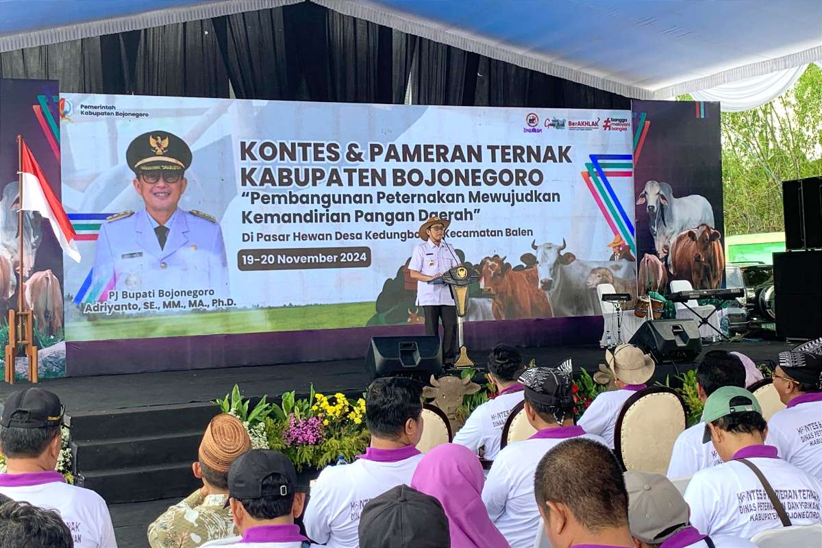 Pj Bupati Bojonegoro, Adriyanto, saat membuka Kontes dan Pameran Ternak 2024. (ist) - Pj Bupati Bojonegoro Ajak Peternak Berperan Aktif Jaga Ketahanan Pangan di Bidang Peternakan