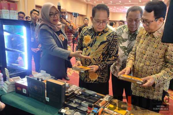 Pj Gubernur Jatim Apresiasi Petani Tembakau Kopi Kakao, Atas Kontribusi DBHCHT
