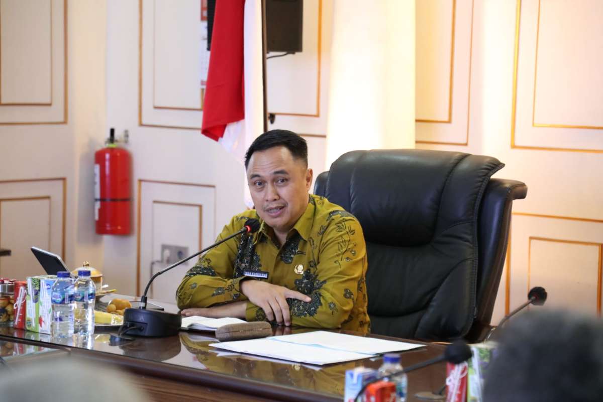 Pj Wali kota Malang, Iwan Kurniawan ST MT. (pro) - Pj Wali Kota Malang Percepat Penyerahan PSU untuk Perbaikan Infrastruktur Perumahan