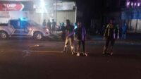 Menyeberang Jalan, Wanita di Tumpang Tewas Tertabrak