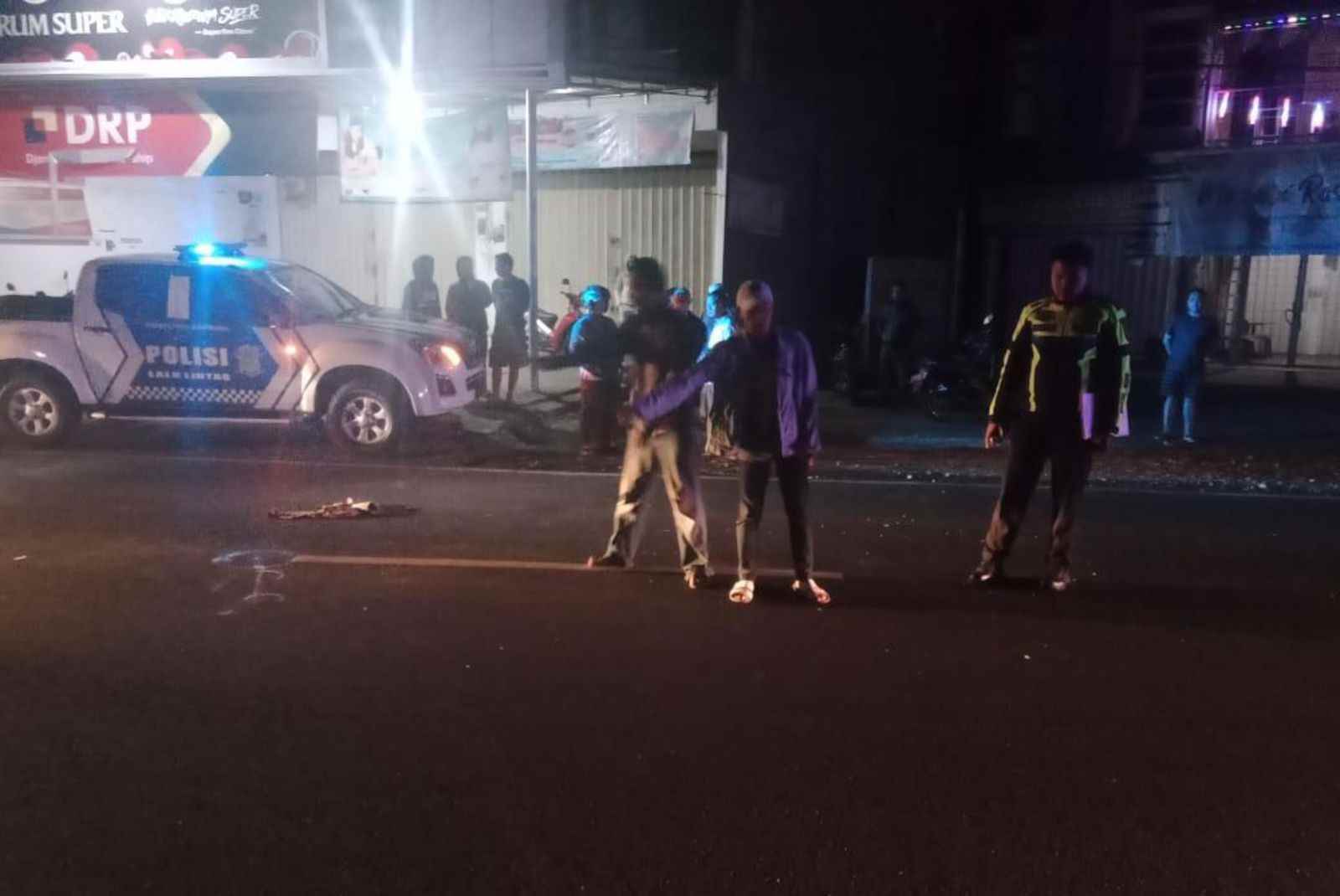 Menyeberang Jalan, Wanita di Tumpang Tewas Tertabrak