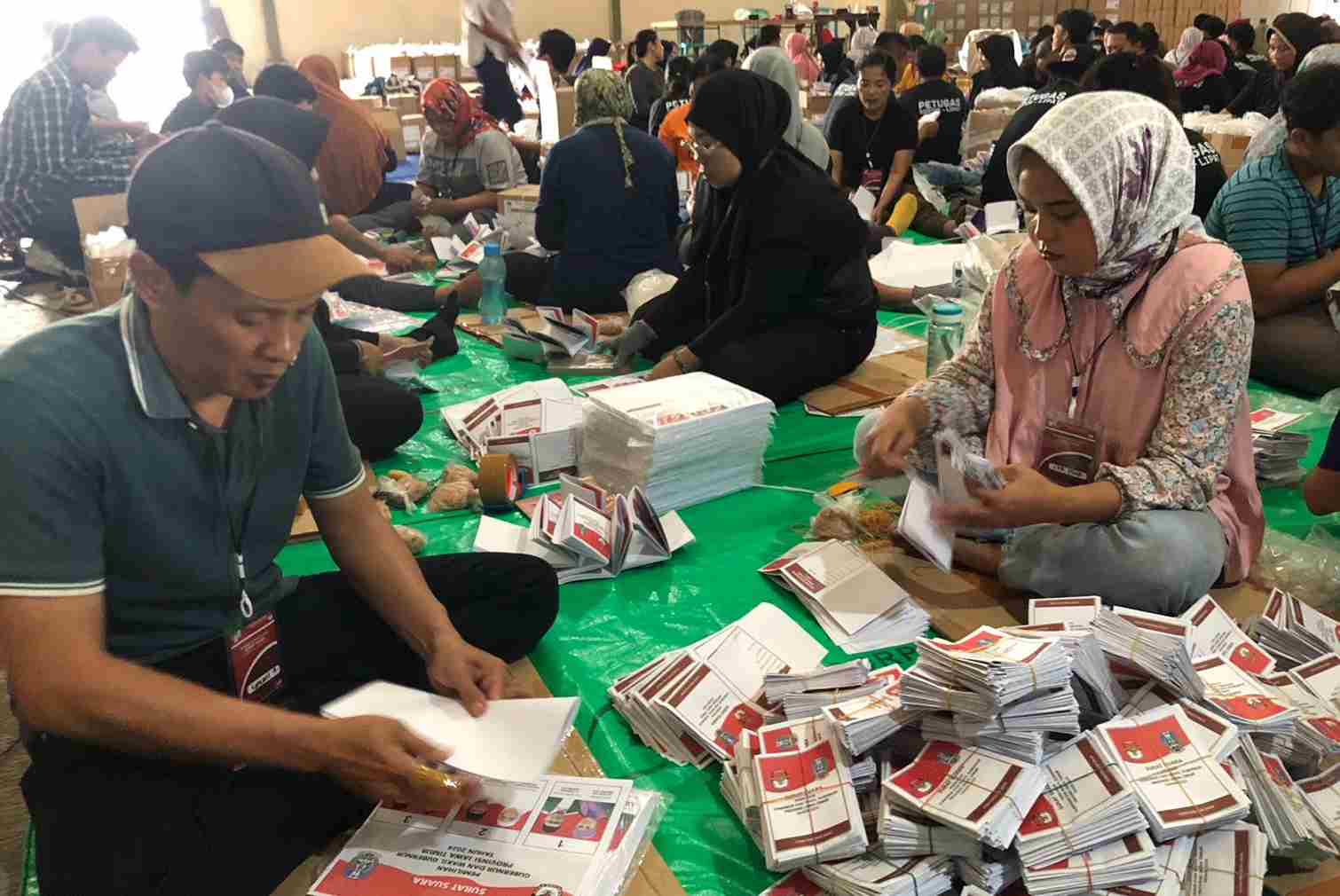 KPU Kabupaten Malang Lakukan Sortir 2.113.895 Surat Suara Pilgub Jatim