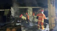 18 Stand Warung Pujasera Karangploso Terbakar, Kerugian hingga Ratusan Juta Rupiah