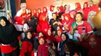 Ratusan UMKM di Jember saat deklarasi dukung Paslon Hendy-Firjaun. (Seru.co.id/amb) - Tak Ingin Hanya Jadi Komoditas Politik, Ratusan UMKM Jember Deklarasi Dukung Hendy-Firjaun