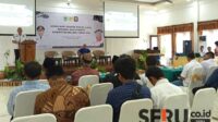 Sekretaris Satpol PP Kabupaten Malang, Teddy Wiryawan menyampaikan sambutan di depan peserta. (wul) - Sosialisasi Peredaran Rokok Ilegal Sasar Tiga Kecamatan di Malang Barat