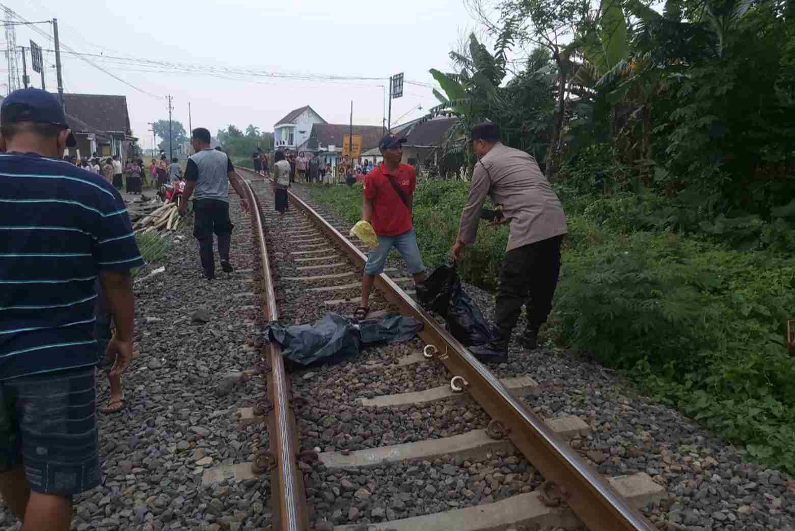 Seorang Wanita di Pakisaji Menabrakkan Diri ke Kereta Api
