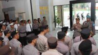 Evaluasi Pilkada dan Kesiapan Nataru 2024 Polres Batu Melalui Apel Jam Pimpinan