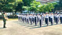 Babinsa Lowokwaru latih PBB siswa SMPN 4 Malang. (ist) - Babinsa Lowokwaru Latih PBB Siswa SMPN 4 Malang