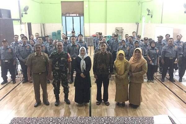 Babinsa Sukun Dukung Kinerja Satlinmas Kebonsari