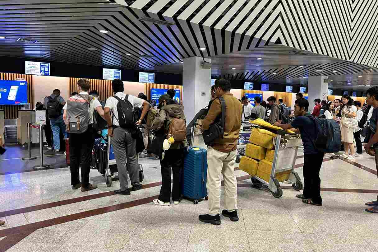 Bandara Juanda Pastikan Jadwal Penerbangan Tak Terganggu Erupsi Gunung Raung