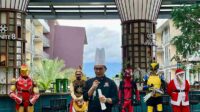 Golden Tulip Batu Rayakan Natal dan Tahun Baru Bernuansa Superhero