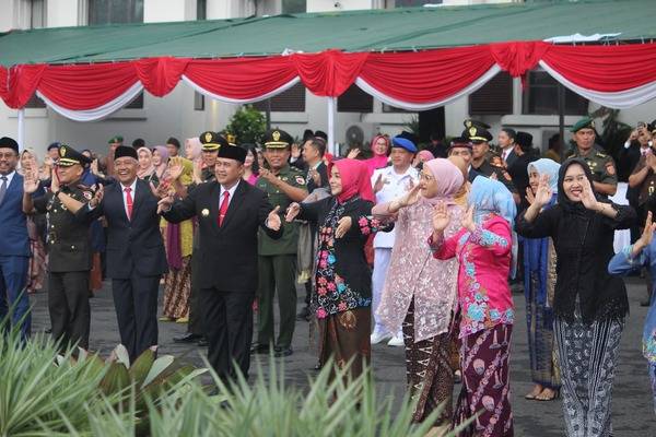 Dandim 0833 Hadiri Upacara Hari Bela Negara Ke-76 dan Hari Ibu Ke-96