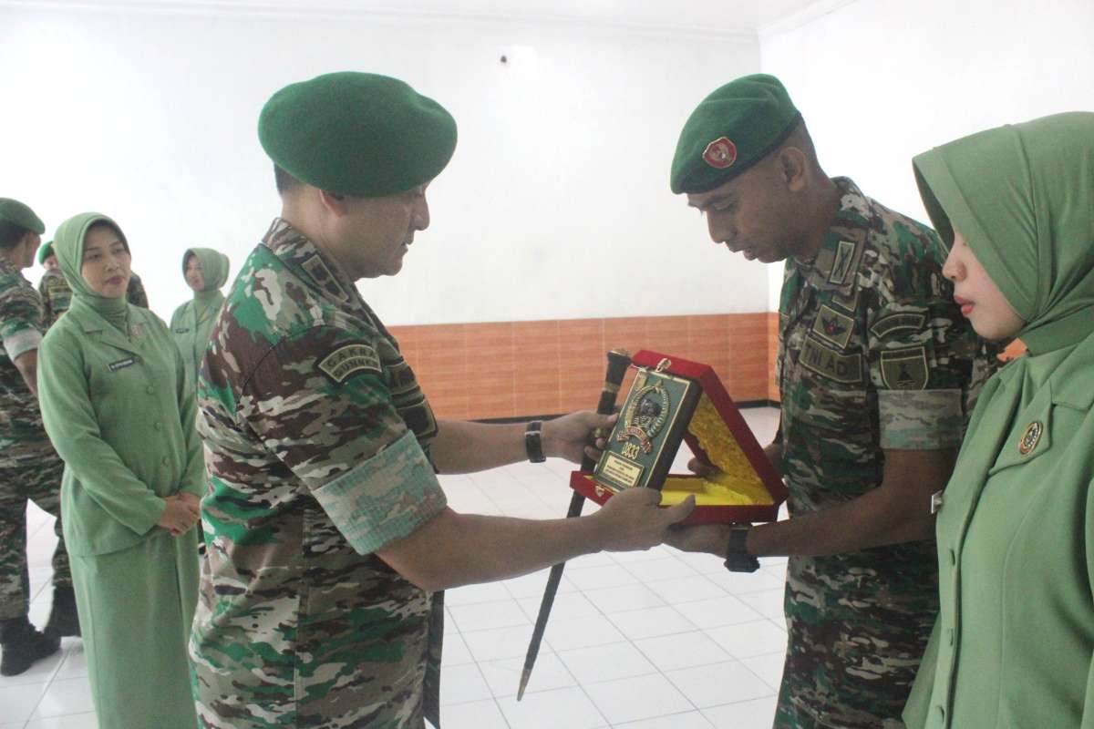 Dandim 0833 pimpin Korps Raport Pindah Satuan Pama Kodim 0833/Kota Malang. (ist) - Dandim 0833 Pimpin Korps Raport Pindah Satuan Pama Kodim 0833/Kota Malang