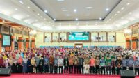 Foto bersama pengurus, para sesepuh dan peserta Tabligh Akbar Muhammadiyah. (ist) - Tabligh Akbar Muhammadiyah Kota Malang Tuai Banyak Pujian