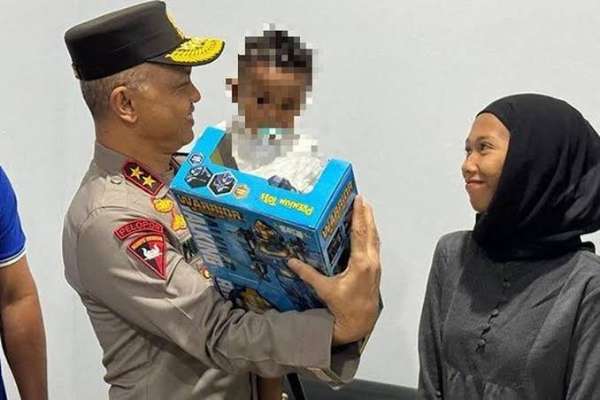 Ibu dan anak korban penyekapan berhasil diselamatkan. (ist) - Penyekapan Ibu dan Anak di Bangka Viral, Manajemen PT PMM Ditahan