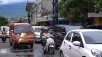 Ilustrasi kepadatan lalu lintas saat memasuki libur Nataru. (ist) - FLLAJ Kota Batu Cari Solusi Urai Trouble Spot di Kota Batu Saat Nataru