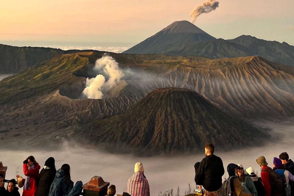 Ilustrasi wisata Gunung Bromo. (ist) - Libur Nataru, Kuota Wisata TNBTS Ditambah 1.000 Orang Per Hari