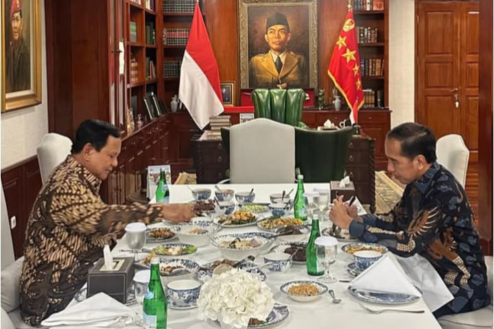 Jokowi Bersantap Malam Bersama Prabowo, Munculkan Spekulasi Politik