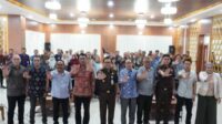 Kajari Batu bersama Anggota Asosiasi Petinggi dan Lurah (APEL) Kota Batu. (ist) - Peringati Hakordia, Kejari Batu Beri Penyuluhan Hukum Kades se-Kota Batu