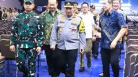 Kapolri dan Panglima TNI Tinjau Pengamanan Natal di Gereja Bethany Surabaya