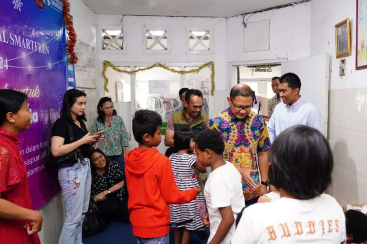 Kedatangan Pj. Wali Kota Batu disambut ceria oleh para penghuni panti. (ist) - Pj. Wali Kota Batu Berbagi Kebahagiaan di LKSA Teressa Villa Cherry