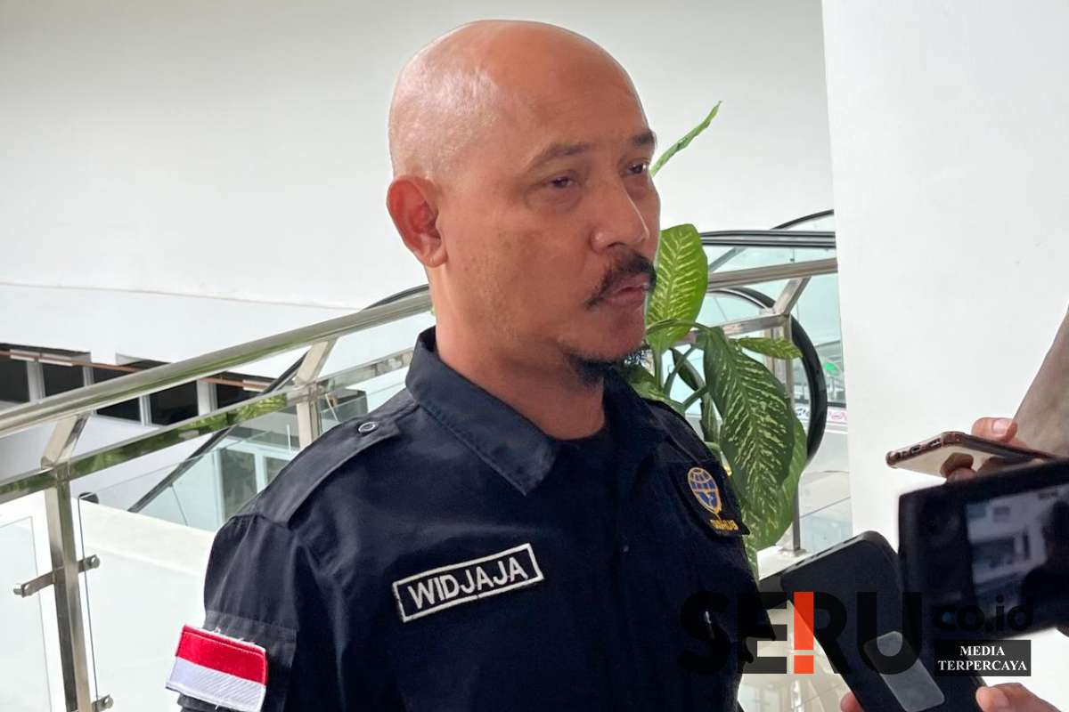 Kepala Dinas Perhubungan (Dishub) Kota Malang, Widjaja Saleh Putra, sedang menjelaskan kepada awak media. (ws12) - Dishub Kota Malang Uji Coba Penataan Parkir Kayutangan Heritage Sebelum Nataru