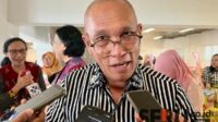 Ketua PHRI Kota Malang, Agoes Basoeki, sedang menjawab pertanyaan awak media. (ws12) - PHRI Kota Malang Perkuat Kolaborasi Pariwisata bersama UMKM Lokal