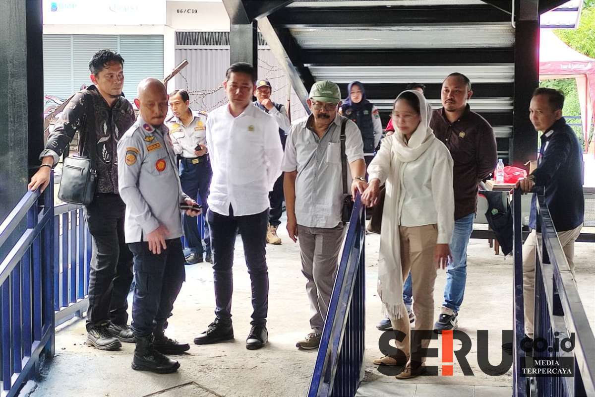 Komisi C sidak kesiapan kantong parkir di eks kantor DLH. (rhd) - Komisi C Sidak Kesiapan Dua Kantong Parkir Koridor Kayutangan Kota Malang