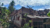 Diguyur Hujan Dua Hari Berturut-turut, Atap Rumah Warga Tirtoyudo Ambruk