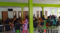 Kondisi pemeriksaan warga di Balai Desa Sumberbulus, Ledokombo, Jember. (Seru.co.id/amb) - Diduga Jadi Korban Kredit Fiktif, Ratusan Warga di Jember Diperiksa Kejati Jawa Timur