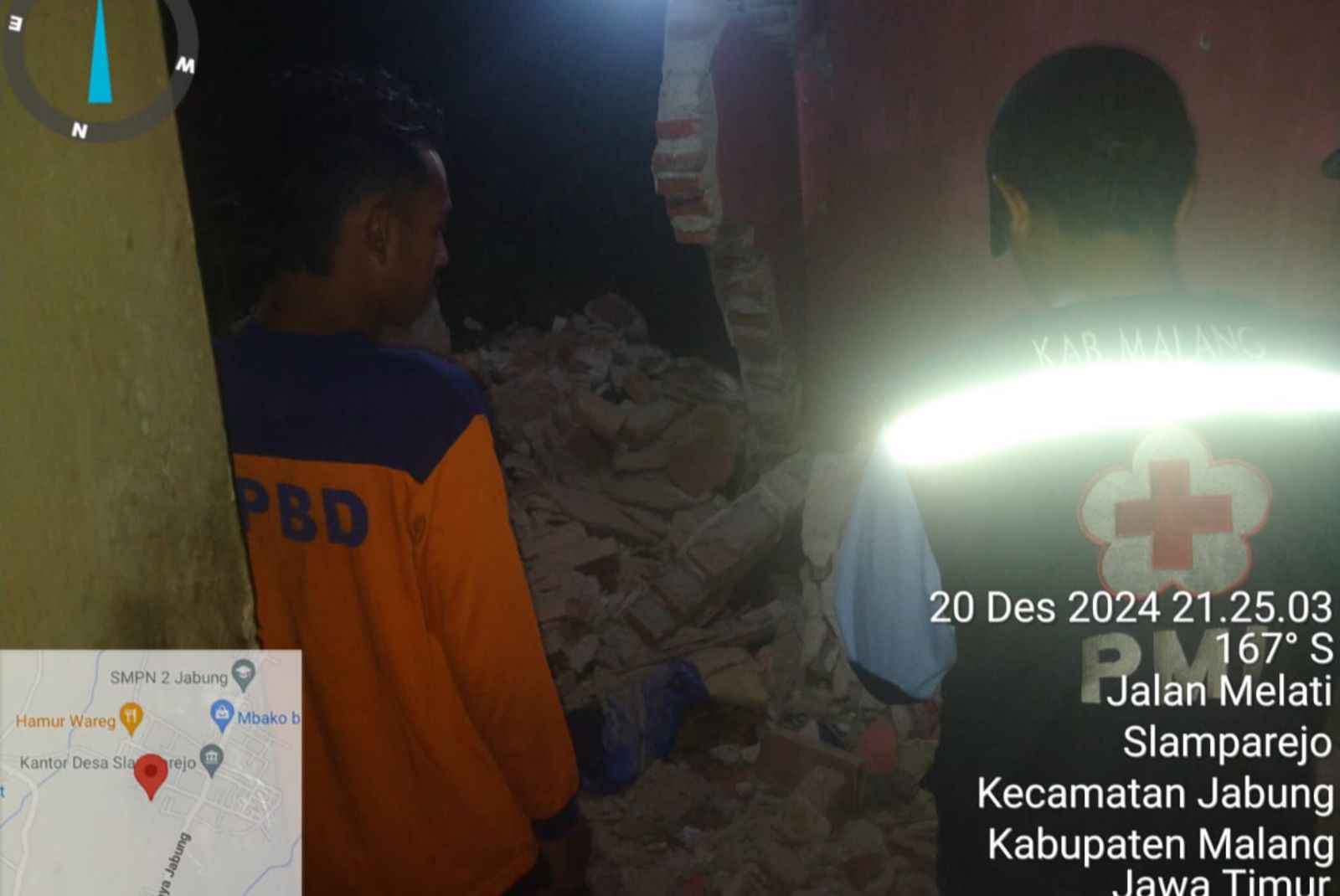 Tanah Longsor di Jabung, Satu Rumah Warga Tertimpa Material