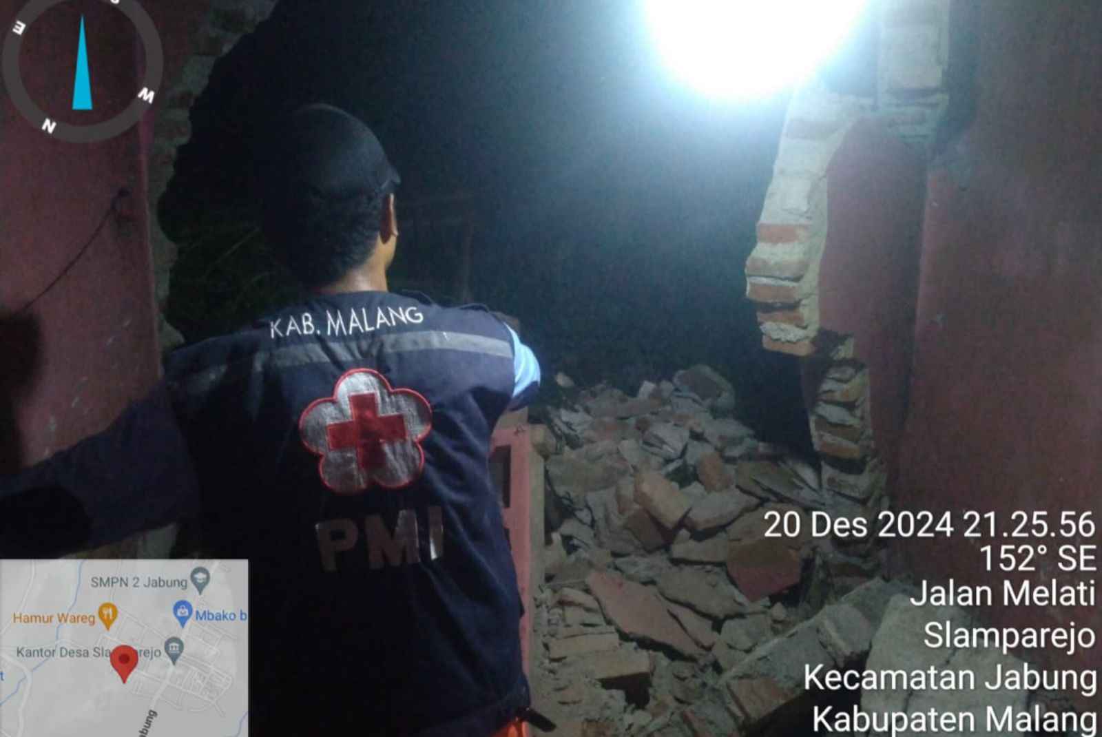 Tanah Longsor di Jabung, Satu Rumah Warga Tertimpa Material
