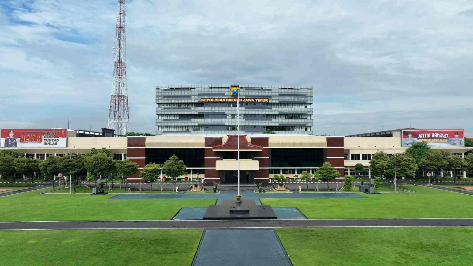 Sejumlah Pama dan Pamen Polda Jatim Jalani Mutasi Jabatan