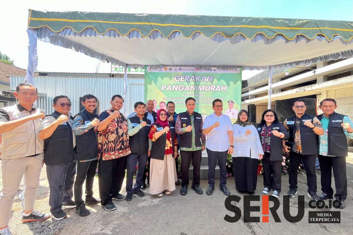Mendag foto bersama Forkopimda Kota Malang dalam Gerakan Pangan Murah. (foto: ws12)
