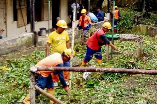 Pemkot Malang kerja bakti di lahan eks DLH Kayutangan. (ist) - Optimalisasi Parkir Kayutangan, Pemkot Malang Kerja Bakti di Lahan eks DLH