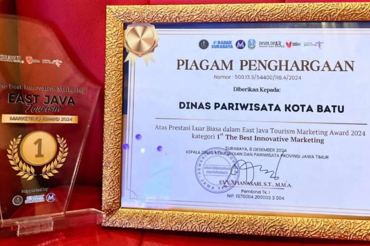 Penghargaan yang diraih Disparta Batu. (ist) - Disparta Batu Raih The Best Innovative Marketing Dalam Gelaran East Java Tourism Marketing Award
