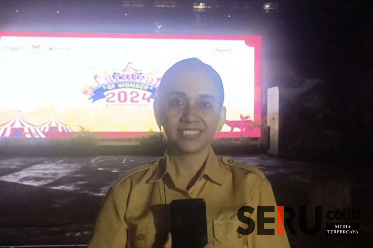 Pimpinan Sanggar Tribhuwana, Dece Diah. (Seru.co.id/dik) - Sanggar Tribhuwana Kota Batu Sukses Pentaskan Tantri Kamandaka di Carnival Transformee Center
