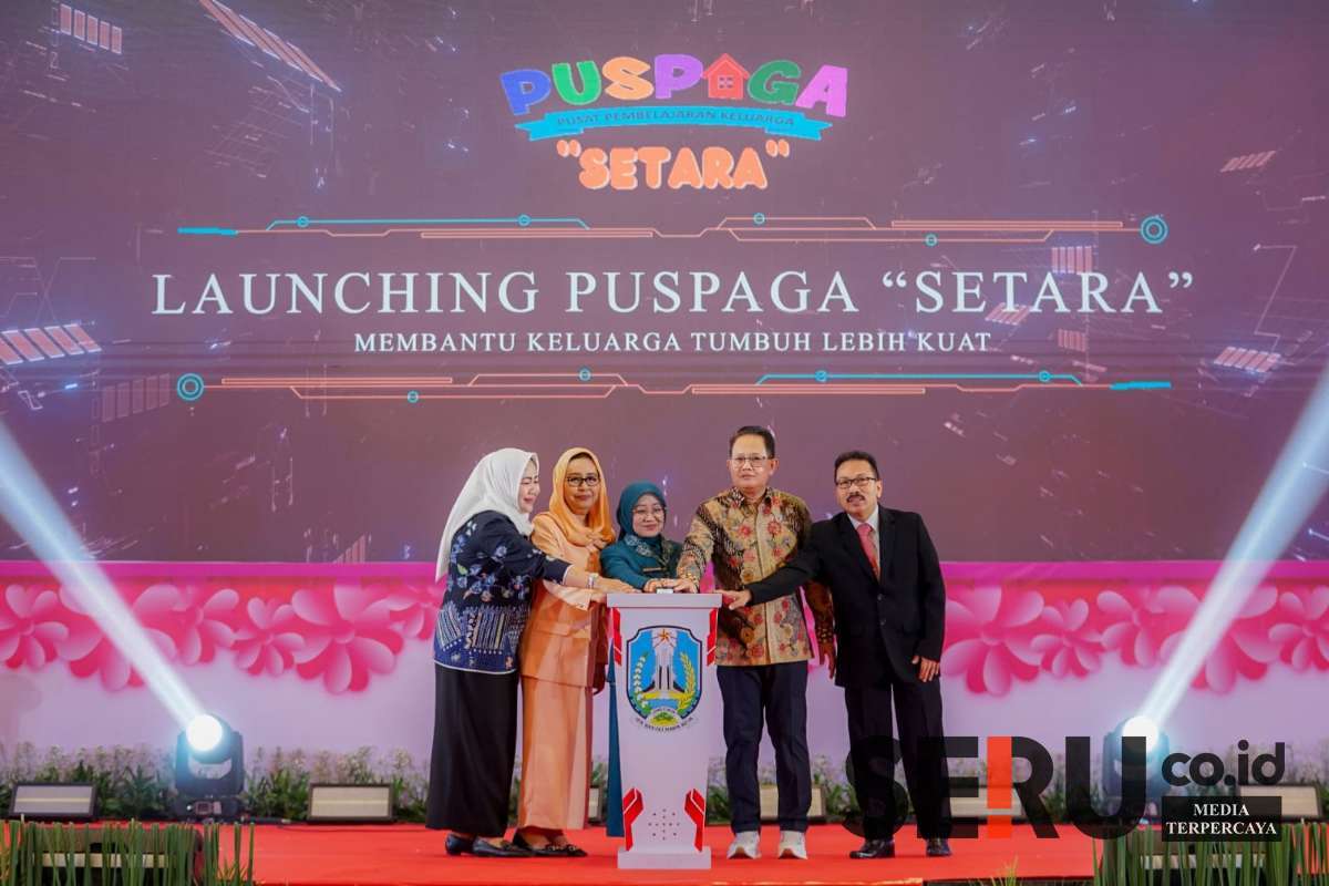 Pj. Gubernur Jawa Timur Adhy Karyono resmikan program Puspaga Setara dalam peringatan Hari Ibu ke-96. (sby2) - Resmikan Puspaga Setara, Pj. Gubernur Jatim: Wujudkan Kesetaraan Gender dengan Equal Partnership