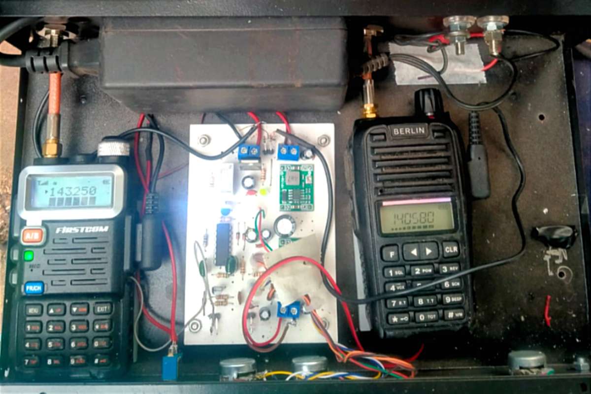 Portable repeater untuk radio amatir. (ist) - Polinema Latih Pembuatan Repeater sebagai Alat Penunjang Komunikasi RAPI Kabupaten Malang