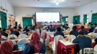 Rapat Pleno terbuka Rekapitulasi hasil penghitungan perolehan suara dan penetapan hasil pemilihan Gubernur dan wakil gubernur Jawa Timur, Bupati dan wakil Bupati Kabupaten Situbondo Tahun 2024, Rabu (4/12/2024). (Seru.co.is/aza) - KPU Situbondo Tetapkan Suara Paslon Rio-Ulfi 202.479 dan Karna-khoirani 188.782