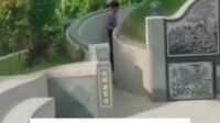 Tangkapan layar Video viral dua sejoli diduga lakukan tindakan mesum di area Pemakaman Cina. (Seru.co.id/rio) - Viral Pasangan Sejoli Diduga Berbuat Mesum di Permakaman Cina Jember