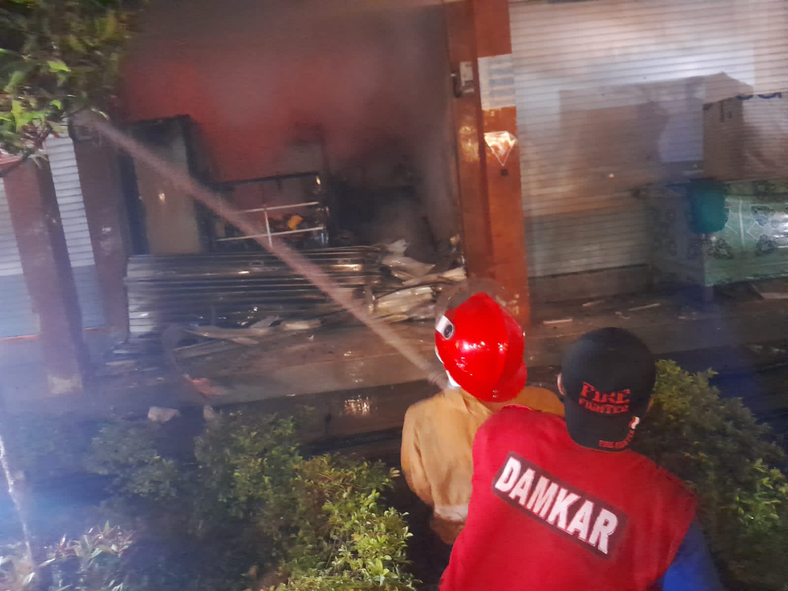 Delapan Kios RSUD Pamekasan Terbakar, Kerugian Capai Ratusan Juta