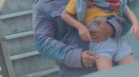 Kapolsek Genteng Cari Identitas Pria Berhelm Cubit Anak Hingga Kesakitan